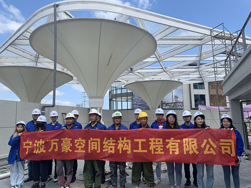 萬(wàn)豪空間結(jié)構(gòu)員工到臺(tái)州大板橋ETFE氣枕天幕項(xiàng)目、溫州鐵定溜溜樂(lè)園ETFE天幕及PTFE景觀傘膜結(jié)構(gòu)工項(xiàng)目學(xué)習(xí)交